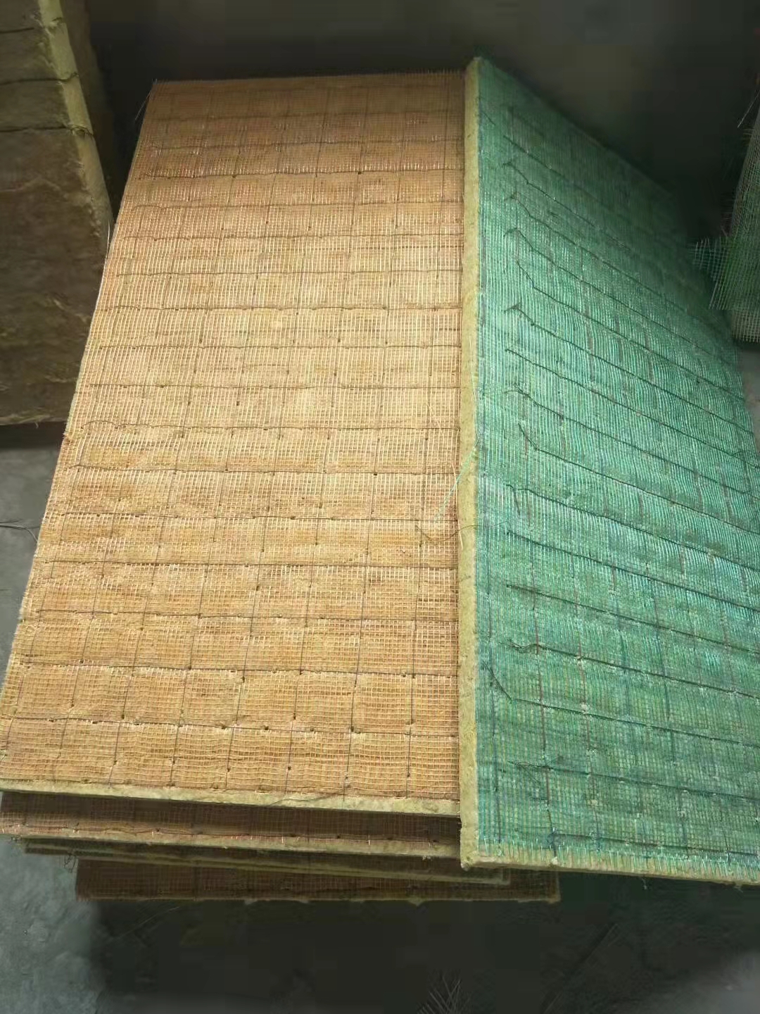 外墙网织增强岩棉板